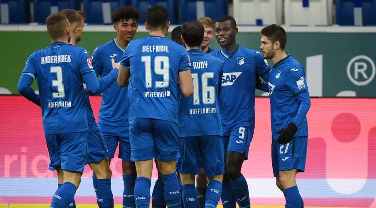 Ihlas Bebou (Hoffenheim) kết thúc nỗ lực đi bóng đẹp mắt của mình với một cú sút xuất sắc từ trong vòng cấm. Bóng đi vào góc bên phải khung thành và Kevin Trapp chỉ có thể vào lưới nhặt bóng. Tỉ số là 1:1.