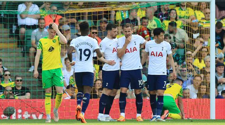 Vào! Rodrigo Bentancur thực hiện một đường chuyền bổng tuyệt vời và Harry Kane (Tottenham) đón nó để dứt điểm với một cú đánh đầu vào lưới trống. Tỉ số là 0:2.