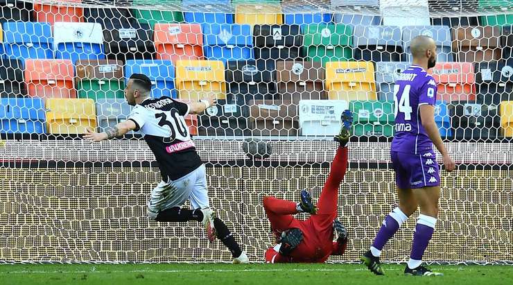Một đường chuyền bổng hoàn hảo từ Rodrigo De Paul tìm đến Ilija Nestorovski (Udinese), người đã nhảy cao nhất và đánh đầu từ cự li gần về phía khung thành. Pha dứt điểm có lực và đủ đủ hiểm hóc, khiến thủ môn Bartlomiej Dragowski bị sửa lưng và không thể cản phá. Tỉ số bây giờ là: 1:0.