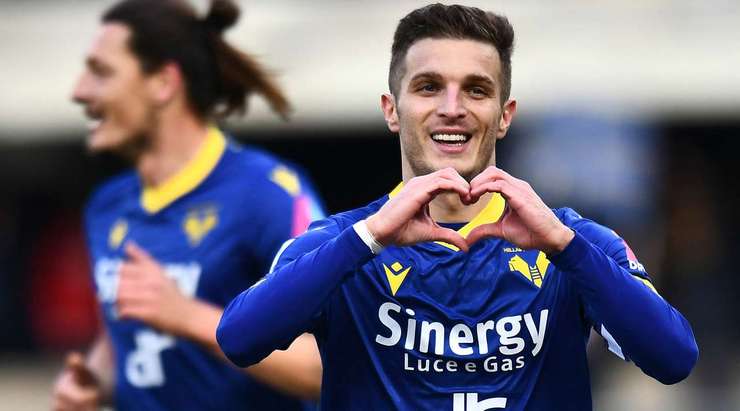 Bàn thắng đến từ một tình huống phối hợp đồng đội tuyệt vời! Darko Lazovic (Verona) đón một đường chuyền hoàn hảo và tung một cú sút xuất sắc, đi chìm vào phía trong cột dọc bên trái. Thủ môn không thể làm gì với những cú sút như thế.