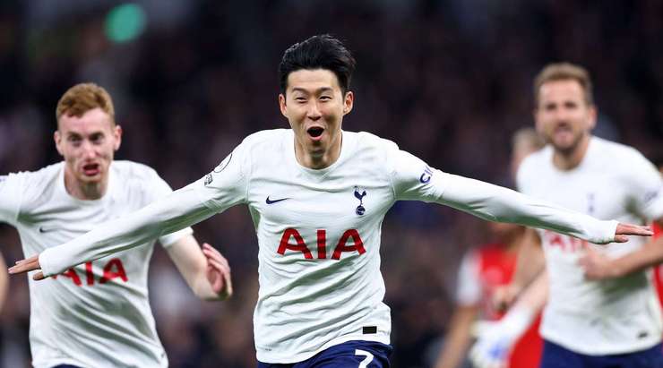 Vào! Heung-Min Son (Tottenham) sút bóng bật ra vào phía trong cột dọc bên phải sau khi bóng đến chỗ anh ấy trong vòng cấm. Tỉ số là 3:0.