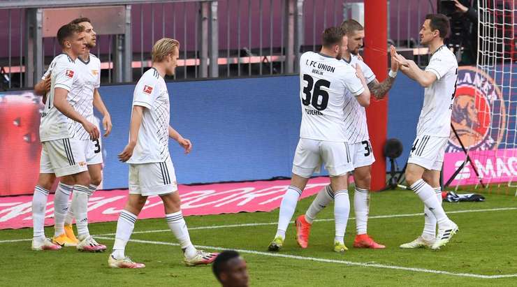 Vào! Marcus Ingvartsen (Union Berlin) sút bóng thành bàn từ cự li rất gần sau khi đón một đường chuyền. Kiến tạo bởi Robert Andrich. Tỉ số là 1:1.