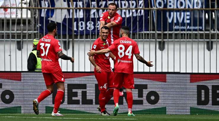 Dany Mota (Monza) đón một đường chuyền chính xác vào sâu bên trong vòng cấm từ Matteo Pessina, và cầu thủ này đã đánh bại thủ môn với một cú sút chìm chuẩn xác vào chính giữa khung thành. Tỉ số được nâng lên 1:0.