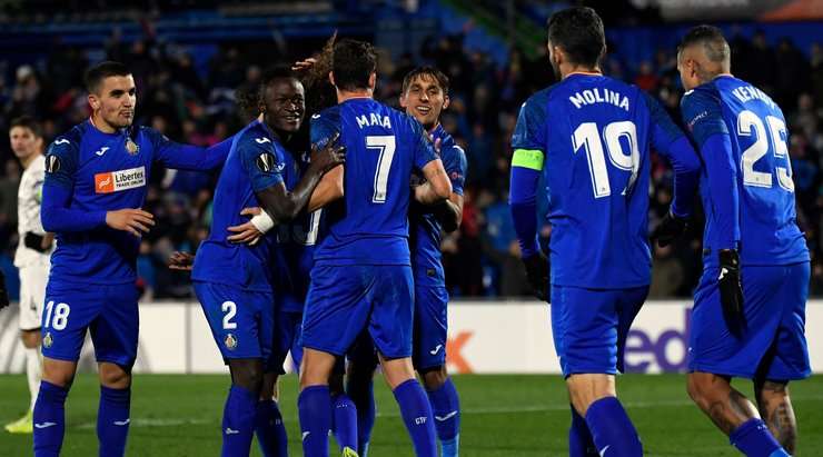 Vào - 1:0! Jaime Mata tung một đường chuyền vào trung tâm vòng cấm và Leandro Cabrera (Getafe) cho thấy sự điềm tĩnh tuyệt vời của mình để đánh đầu đưa bóng vào lưới!