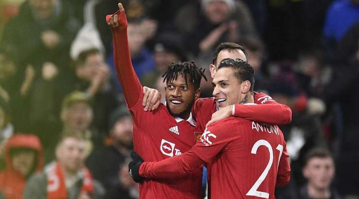VÀO! Fred (Manchester United) kết thúc một đợt lên bóng tuyệt vời bằng một bàn thắng giật gót điệu nghệ. Bàn thắng được kiến tạo bởi Bruno Fernandes với một đường chuyền xuất sắc. 3:0.