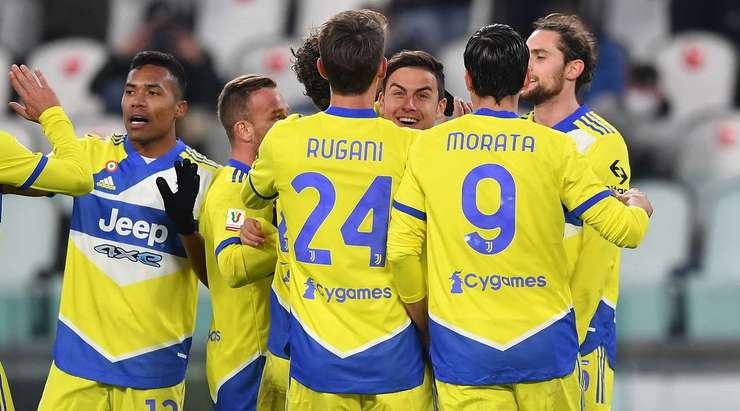 Vào! Một sai lầm tồi tệ từ đối phương đã trao tặng một cơ hội cho Paulo Dybala (Juventus), người đưa bóng vào lưới từ cự li gần. 3:1.