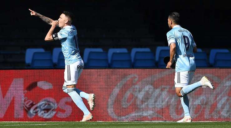 Vào! Iago Aspas (Celta Vigo) sút bóng vào góc thấp bên phải khung thành, vượt qua tầm với của Claudio Bravo dù thủ môn đã đổ người hết cỡ.