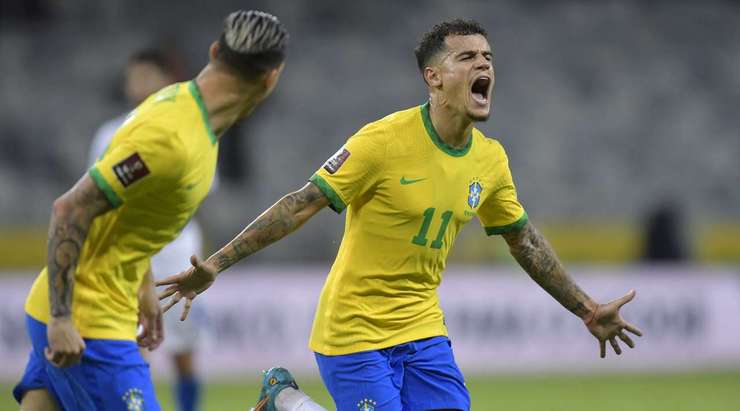 Một khoảnh khắc đẹp mắt! Philippe Coutinho (Brazil) lấy bóng và tung một cú sút mạnh từ xa. Đó là một quyết định sáng suốt và pha dứt điểm vừa rồi đã đi thẳng vào góc cao bên trái khung thành. Thủ môn Antony Silva chỉ có thể lắc đầu trong tuyệt vọng! Tỉ số đã được nâng lên 2:0.