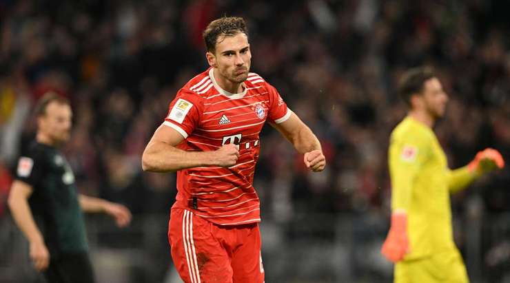 Vào! Leon Goretzka (Bayern Munich) nhận một đường chuyền ngắn rất vừa tầm từ Joshua Kimmich ở một vị trí bên trong vòng cấm, anh lách người và tung một cú sút không thể cản phá vào chính giữa khung thành. Tỉ số là 3:1.
