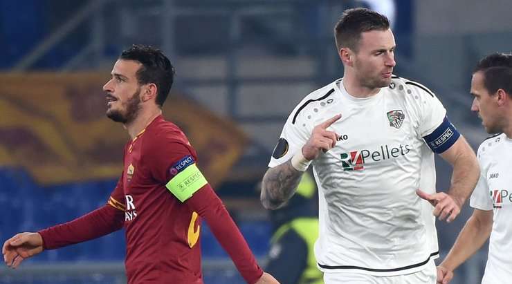 Một bàn phản lưới do lỗi của Alessandro Florenzi (AS Roma), anh nỗ lực ngăn cản một quả tạt của đối phương, nhưng lại xui xẻo làm bóng đổi hướng vào sát cột dọc bên phải của khung thành đội nhà.