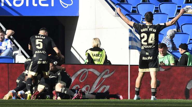 Robin Le Normand (Real Sociedad) vừa ghi một bàn thắng, thật không may cho anh ấy và cả các đồng đội, một bàn thắng vào lưới nhà!