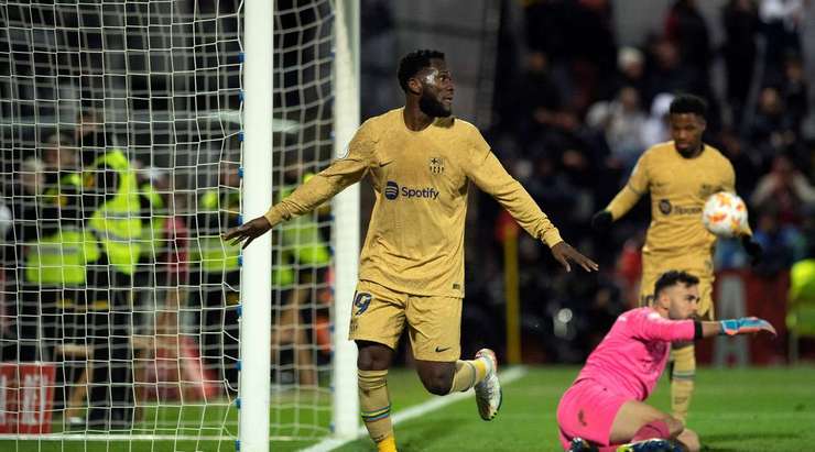 Đã có bàn thắng! Franck Kessie (Barcelona) dũng cảm tung người đánh đầu cận thành sau đường căng ngang của Raphinha và anh không để cho thủ môn Tomas Mejias Osorio bất kỳ cơ hội cản phá nào. Bóng bay đập đất và nằm gọn trong lưới. Tỉ số là 0:4.