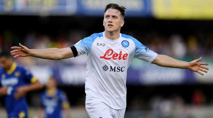 GOAL! Piotr Zielinski (Napoli) đón đường chuyền từ Khvicha Kvaratskhelia trong một đợt phản công nhanh và dứt điểm hiểm hóc từ cự ly gần. Tỉ số là 2:3.