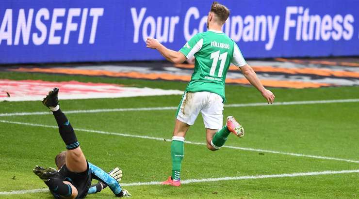 Vào! Niclas Fullkrug (Werder Bremen) đã có mặt đúng lúc đúng chỗ để lấy bóng bật ra trong vòng cấm, và anh ấy sút bóng đi chìm vào phía trong cột dọc bên phải. Tỉ số là 1:3.