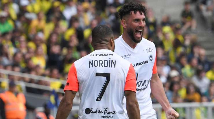VÀO! Jordan Ferri (Montpellier) nhận bóng sau một tình huống phản công chớp nhoáng. Dù vẫn còn nhiều hậu vệ đối phương trước mặt, anh đảo bóng như rang lạc và ghi một bàn thắng đẹp mắt từ cự ly gần, nâng tỉ số lên 0:1.