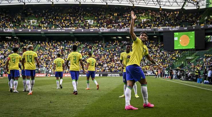 Vào! Vinicius Junior là người kiến tạo còn Lucas Paqueta (Brazil) là một sát thủ thật sự. Anh kết thúc đường căng ngang bằng một cú đánh đầu lạnh lùng làm tung nóc lưới khung thành đối phương. Tỉ số là 1:0.