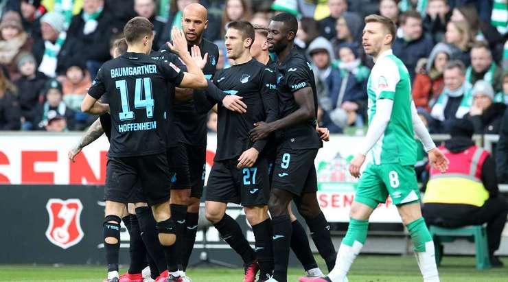 Nó đã đi vào lưới! Angelino chuyền bóng dọn cỗ cho Andrej Kramaric (Hoffenheim), người có một pha dứt điểm dễ dàng với một cú đánh đầu vào lưới trống. Tỉ số là – 0:1.