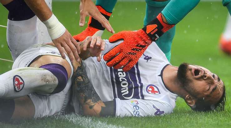 Có vẻ như Gaetano Castrovilli (Fiorentina) chưa muốn rời sân tuy nhiên anh không còn lựa chọn nào khác!