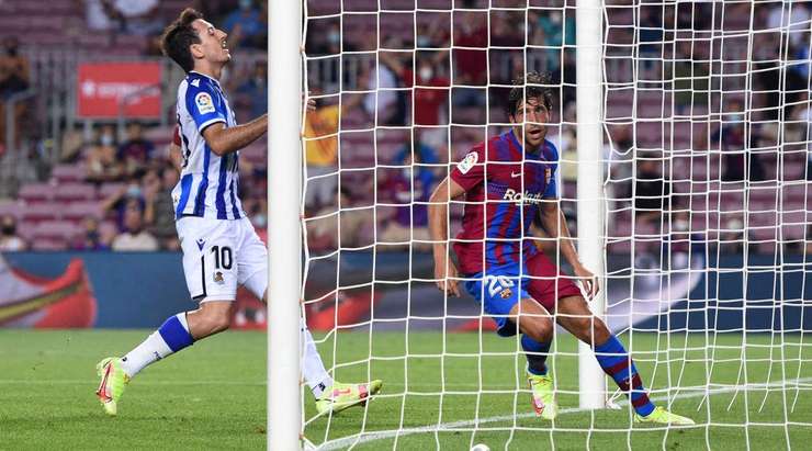 Vào! Martin Braithwaite kiến tạo cho Sergi Roberto (Barcelona) một đường chuyền tốt trong vòng cấm. Nó cho phép anh ấy dứt điểm với một cú sút hiểm hóc vào sát bên dưới xà ngang. 4:2.