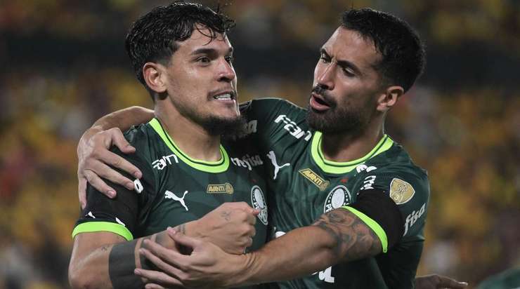 VÀO! Bóng được treo vào từ quả phạt góc và Gustavo Gomez (Palmeiras) chạy chỗ rất tốt để tung một cú đánh đầu vào ngay giữa khung thành. Tỉ số của trận đấu đã được nâng lên: 0:2.