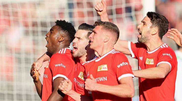 Taiwo Awoniyi (Union Berlin) điền tên mình lên bảng tỉ số với một quả đá phạt đền thành công.