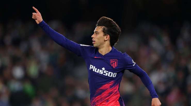 Vào! Marcos Llorente tung một đường chuyền tốt vào vòng cấm và bóng tìm đến Joao Felix (Atl. Madrid). Cầu thủ này không bỏ lỡ vận may của mình và dễ dàng sút bóng từ cự ly gần vào lưới. 1:2.