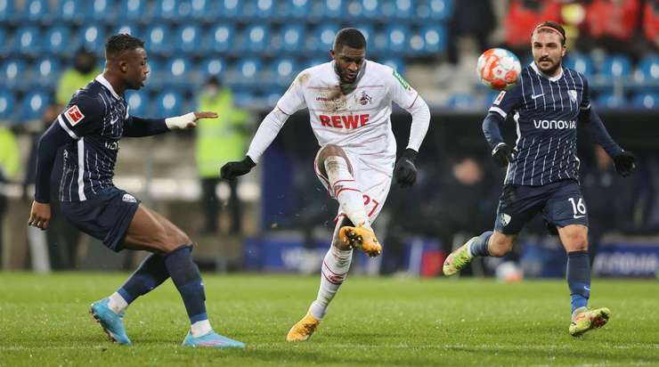 Vào! Anthony Modeste (Köln) đón một đường chuyền và đến rìa vòng cấm để bấm bóng xuất sắc qua thủ môn và vào lưới trống. Anh ấy thay đổi tỉ số thành 1:2.