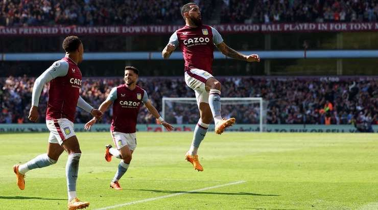 Từ vị trí đá phạt, Douglas Luiz (Aston Villa) cứa bóng chuẩn xác vào mép trong cột dọc bên phải, không để cho thủ môn một cơ hội cản phá nào!