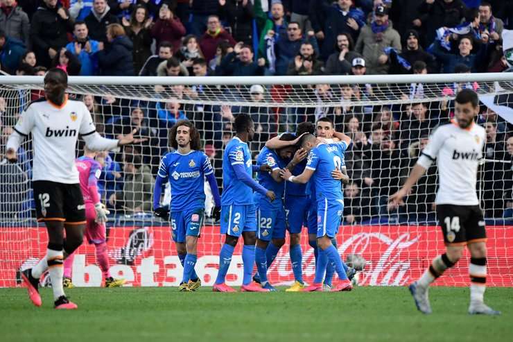 Vào! Jaime Mata (Getafe) dứt điểm từ cự li gần với một cú sút dễ dàng và anh ấy thay đổi tỉ số thành 3:0. Kiến tạo bởi Angel.