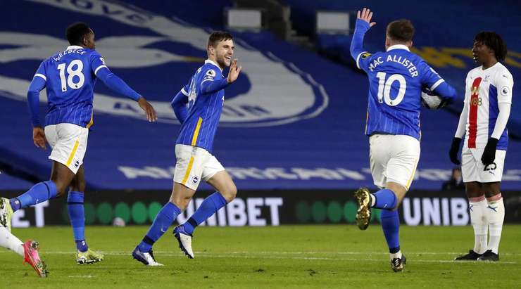 May mắn có mặt ở ngay vị trí mà bóng bật ra, Joel Veltman (Brighton) không bỏ lỡ cơ hội và tung cú sút mạnh vào sát mé trong cột dọc bên bên phải, đưa bóng vào lưới trong sự bất lực của thủ môn.