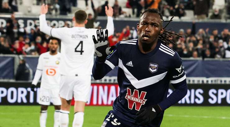 Vào! Yacine Adli kiến tạo cho Alberth Elis (Bordeaux) một đường chuyền tốt trong vòng cấm. Nó cho phép anh ấy dứt điểm với một cú sút chuẩn xác vào góc phải phía dưới. 2:1.