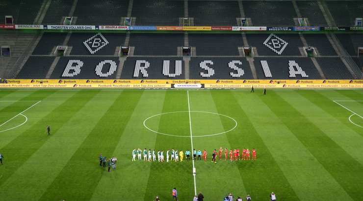 Chào mừng các bạn đến với chuyên mục tường thuật trực tiếp của chúng tôi. Chúng tôi sẽ cố gắng truyền tải những thông tin chi tiết nhất từ sân bóng. Chỉ còn vài phút nữa là trận đấu sẽ bắt đầu.