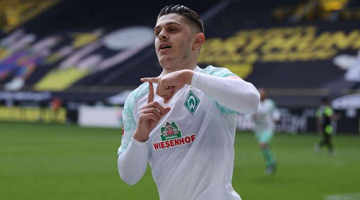 Milot Rashica (Werder Bremen) nhận một đường chuyền đẹp mắt từ đồng đội và tung cú sút chìm vào góc thấp bên trái khung thành. Một bàn thắng tuyệt vời!