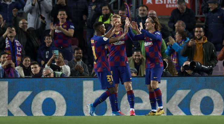 Vào! Nelson Semedo nạp đạn cho Antoine Griezmann (Barcelona) ở một vị trí bên trong vòng cấm, và cầu thủ này đã giữ được cái đầu lạnh để sút bóng vào góc thấp bên trái khung thành. Tỉ số là 1:0.
