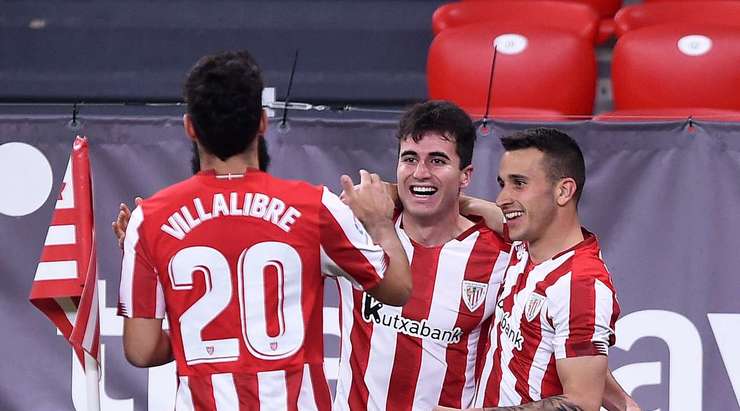 Vào! Asier Villalibre nạp đạn cho Jon Morcillo (Ath Bilbao) ở một vị trí bên trong vòng cấm, và cầu thủ này đã giữ được cái đầu lạnh để sút bóng gọn gàng vào chính giữa khung thành. Tỉ số là 1:0.