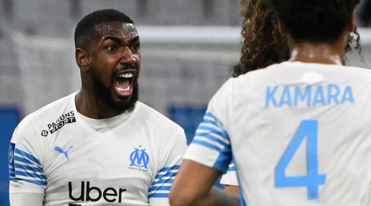 Một khoảnh khắc đẹp mắt! Gerson (Marseille) lấy bóng và tung một cú sút mạnh từ xa. Đó là một quyết định sáng suốt và pha dứt điểm vừa rồi đã đi thẳng vào góc thấp bên phải khung thành. Thủ môn Danijel Petkovic chỉ có thể lắc đầu trong tuyệt vọng! Tỉ số đã được nâng lên 2:2.
