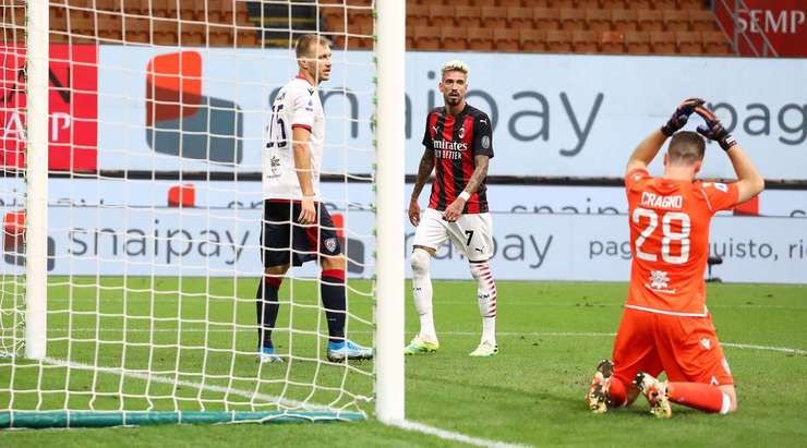 Ragnar Klavan (Cagliari) vừa ghi một bàn thắng, thật không may cho anh ấy và cả các đồng đội, một bàn thắng vào lưới nhà!