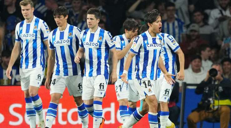 Vào! Một sai lầm từ hàng phòng ngự đã biếu không một cơ hội cho Takefusa Kubo (Real Sociedad). Cầu thủ này đã rất bình tĩnh và dễ dàng đệm bóng vào lưới từ cự li gần. 1:0.