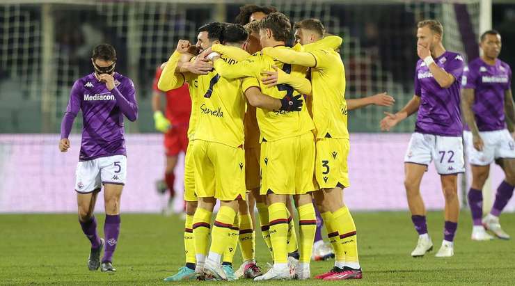 VÀO! Đó là một cú sút phạt đền tuyệt vời của Riccardo Orsolini (Bologna) về phía góc thấp bên phải khung thành, không có một chút cơ hội nào cho thủ môn Pietro Terracciano để cản phá!