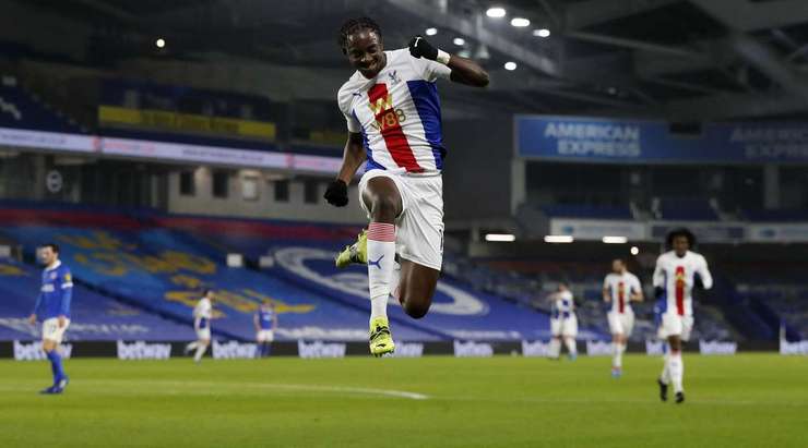VÀO! Jean-Philippe Mateta (Crystal Palace) kết thúc một đợt lên bóng tuyệt vời bằng một bàn thắng giật gót điệu nghệ. Bàn thắng được kiến tạo bởi Jordan Ayew với một đường chuyền xuất sắc. 0:1.