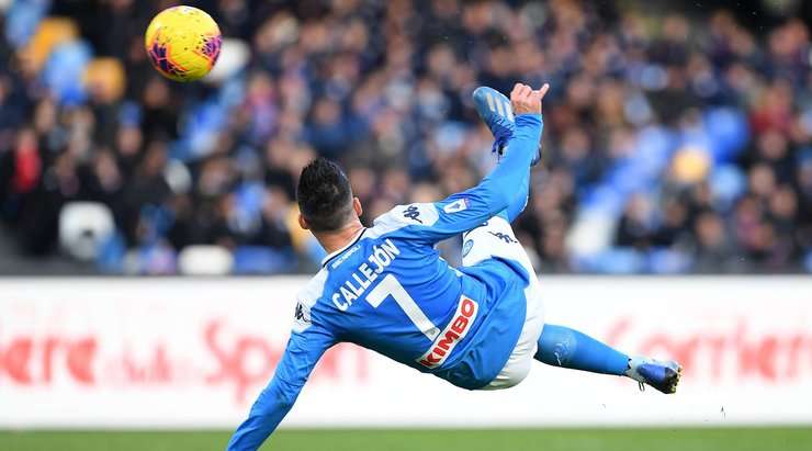 Jose Callejon (Napoli) ghi bàn! Anh ấy di chuyển vào vòng cấm và ghi bàn với một cú sút căng vào chính giữa khung thành.