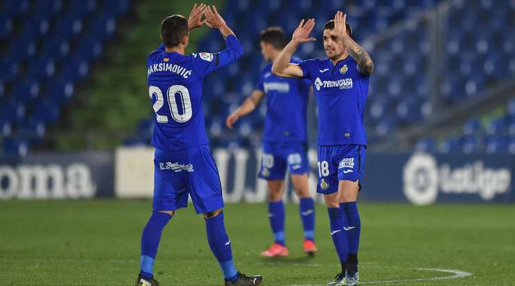 Mauro Arambarri (Getafe) phản ứng rất nhanh để đón đường bóng bật ra và tự tin tung một cú sút căng từ rất xa về phía khung thành. Trong sự ngạc nhiên của tất cả mọi người, bóng đi thẳng vào góc cao bên phải khung thành! Tỉ số được thay đổi thành 1:0 với cú sút tuyệt diệu này.