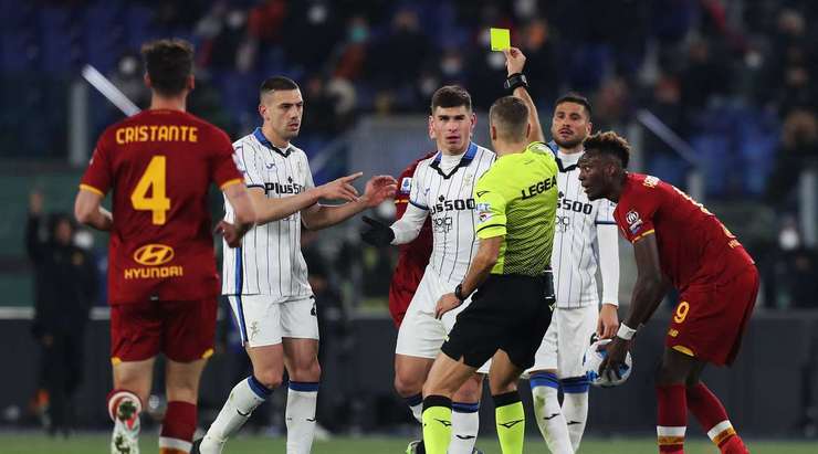 Thẻ phạt. Ruslan Malinovsky (Atalanta) đã phải nhận 1 chiếc thẻ cảnh cáo của trọng tài.