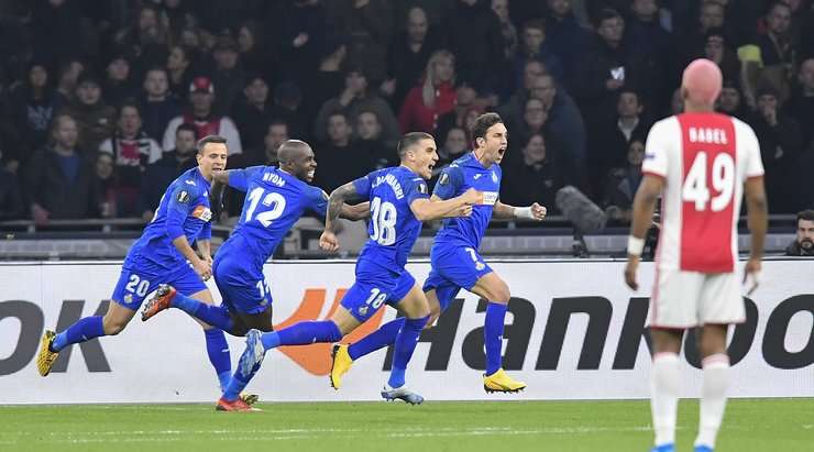 Vào! Jaime Mata (Getafe) chớp cơ hội sau một tình huống bóng bật ra trong vòng cấm và đánh bại thủ môn với một cú sút vào góc thấp bên phải. Tỉ số đã được nâng lên: 0:1.
