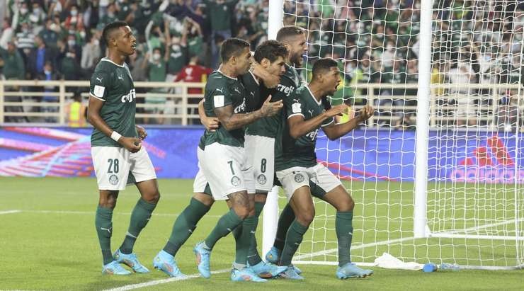 Vào! Dudu vừa thả một đường chọc khe thông minh cho Raphael Veiga (Palmeiras), anh xâm nhập vòng cấm và phóng một cú sút chính xác về phía góc thấp bên trái khung thành. Tỉ số là 1:0.