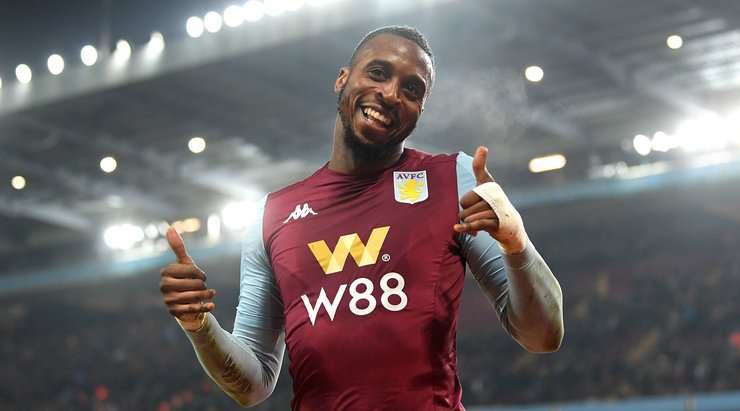 Ahmed Elmohamady nhồi bóng cho Jonathan Kodjia (Aston Villa), người đón đường chuyền của anh ở trong vòng cấm và ra chân rất nhanh vào góc phải khung thành! Thủ môn đã không thể làm gì được. 4:0!