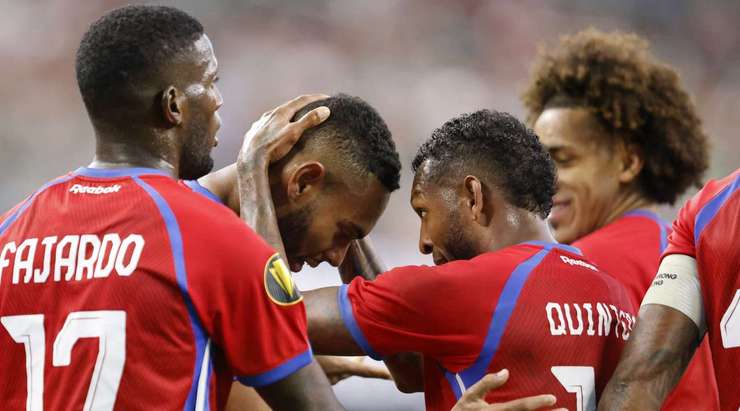 Vào! Ismael Diaz (Panama) sút bóng bật ra vào góc trái phía dưới sau khi bóng đến chỗ anh ấy trong vòng cấm. Tỉ số là 3:0.