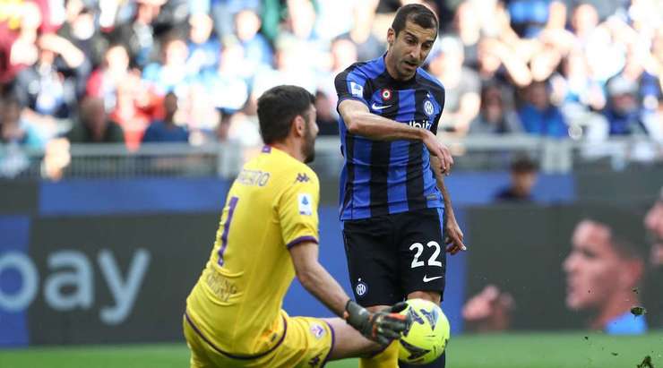 Henrikh Mkhitaryan (Inter) bứt tốc vào trong vòng cấm, vượt qua hai hậu vệ đối phương và tung cú sút từ khu vực chấm phạt đền. Cú sút có lực, nhưng không đủ hiểm hóc và thủ môn đã chặn nó lại một cách dễ dàng. Tỉ số của trận đấu vẫn được bảo toàn.