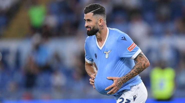 Vào! Luis Alberto kiến tạo cho Elseid Hysaj (Lazio) một đường chuyền tốt trong vòng cấm. Nó cho phép anh ấy dứt điểm với một cú sút chuẩn xác vào chính giữa khung thành. 5:1.