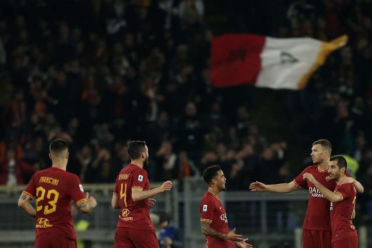 Vào! Đường chuyền bóng của Carles Perez đến chân Aleksandar Kolarov (AS Roma) và cầu thủ này tung một cú sút một chạm cực tốt vào góc thấp bên trái khung thành. Thủ môn đã không thể cản phá cú sút, và tỉ số là 4:0.